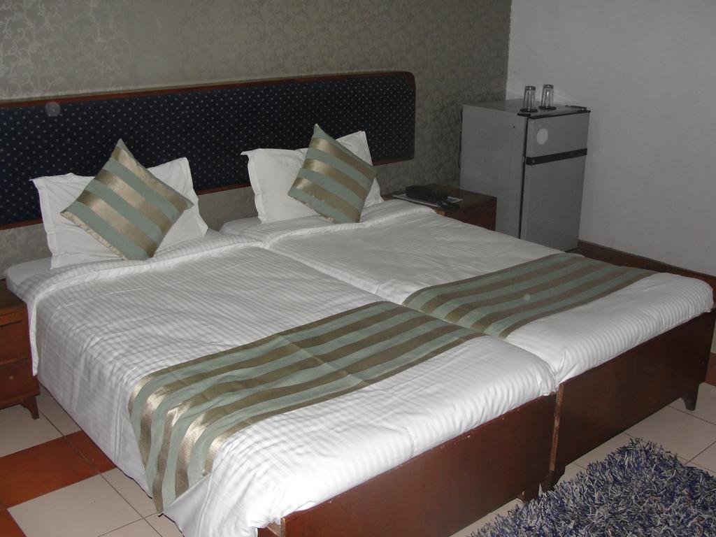Hotel Oyo 15791 Flagship Executive Hazratganj