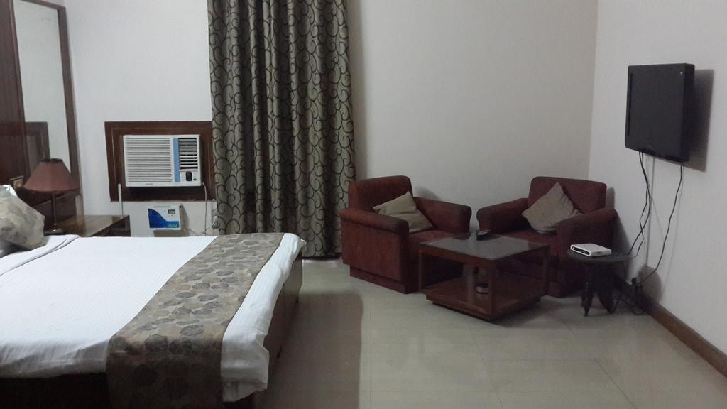 Oyo 15791 Flagship Executive Hazratganj Lucknow