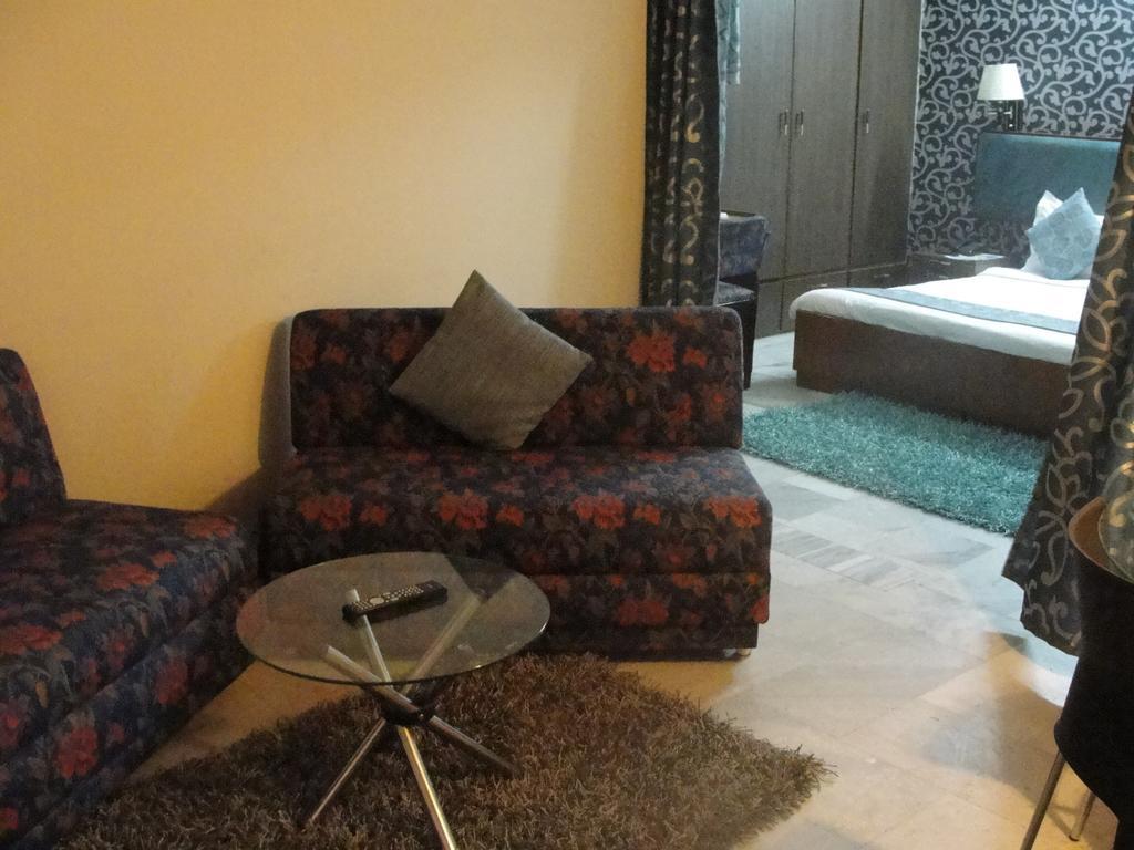 Hotel Oyo 15791 Flagship Executive Hazratganj