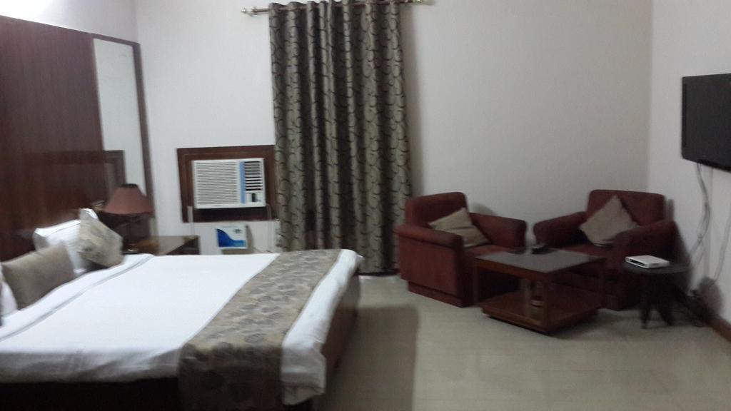 Oyo 15791 Flagship Executive Hazratganj Lucknow