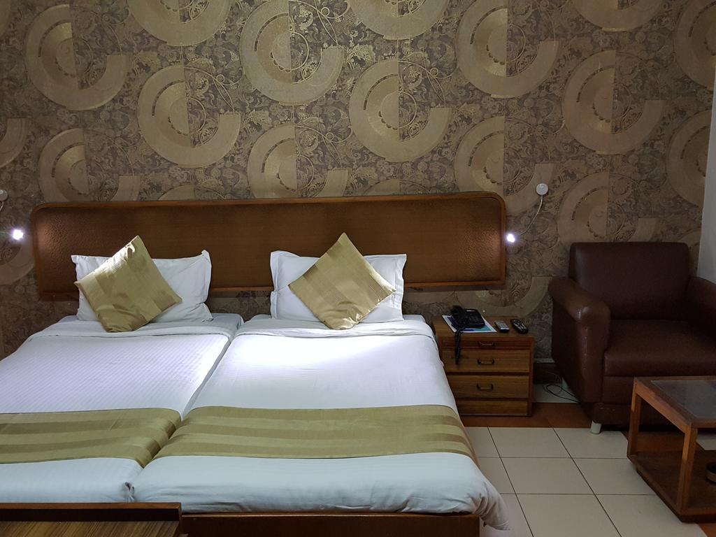 Oyo 15791 Flagship Executive Hazratganj 2* Lucknow