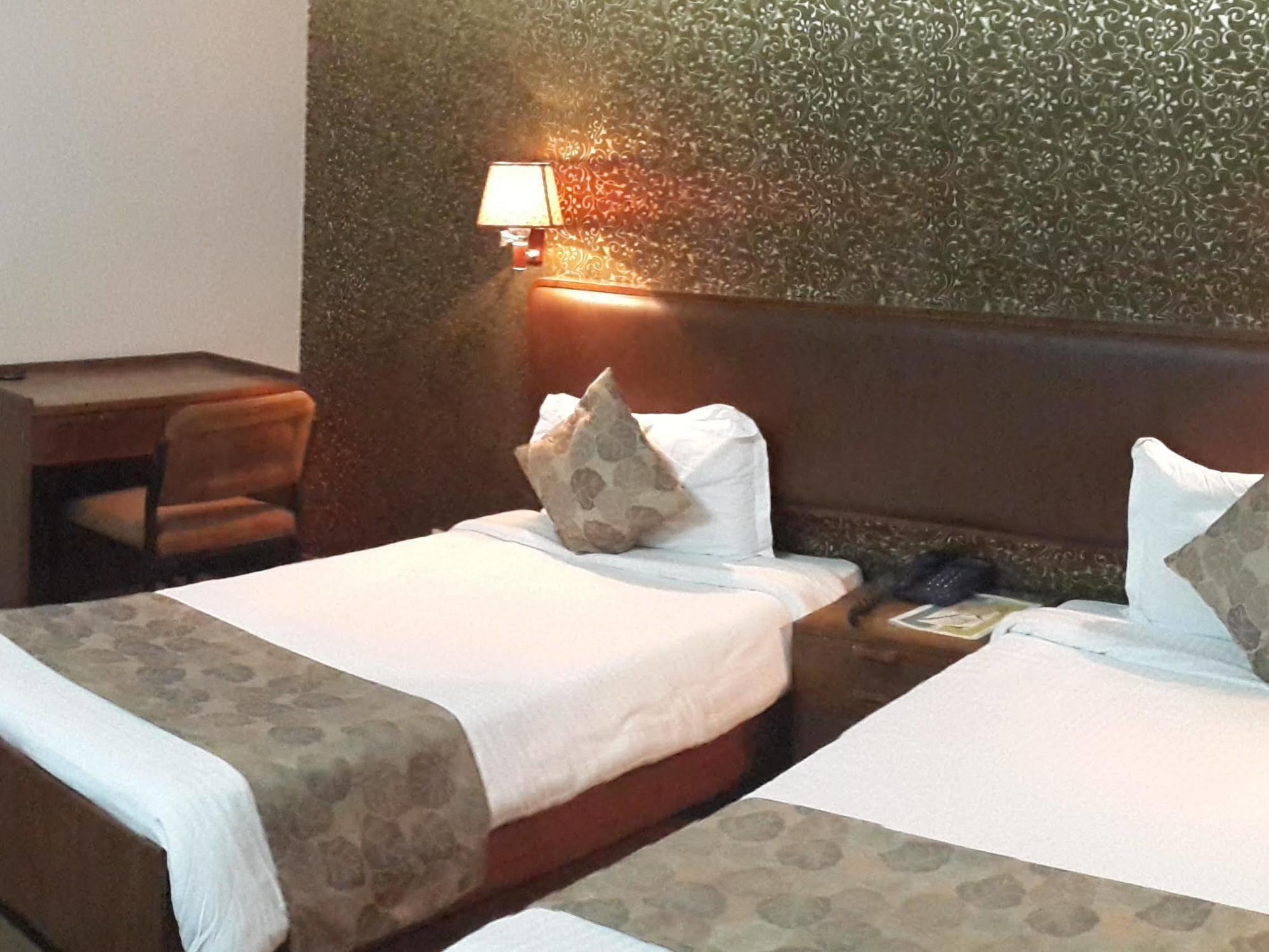 Hotel Oyo 15791 Flagship Executive Hazratganj Lucknow